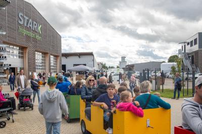 Tag der offenen Tür auf dem Betriebsgelände der Zimmerei Stark. 