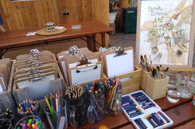 Zu den üblichen Malutensilien gab es bei Franziska Groß auch Kaffee