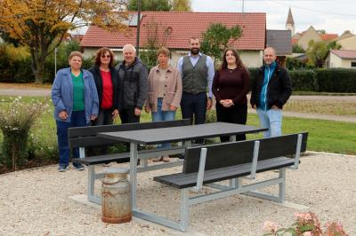 V.l.n.r.: Gabi Wurm, Heidi Kröner, 1. Vorstand Günter Rau, Nadine Dürrwanger, Michael Mittring und Isabella Nimmergut (beide RVB Ries) und Florian Gerber. Auf dem Bild fehlen die Vorstandsmitglieder Kathrin Wurm, Renate Gebauer-Schabert, Manuel Rau.