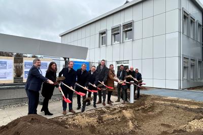 Am 17. November erfolgte der symbolische Spatenstich für den Um- und Erweiterungsbau für den OP-Bereich und die Intensivstation am Donauwörther Klinikum. 