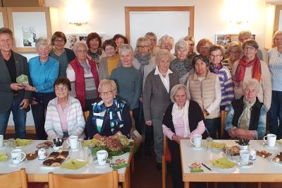 Foto der Spendenübergabe. 