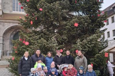 Ein Baum voller Herzenswünsche: Die Nördlinger Wunschbaumaktion begeistert auch 2025 Groß und Klein.