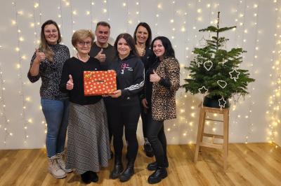 Freuen sich über die gelungene Spendenaktion Tamara Kugler (Organisatorin), Ursula Kneißl-Eder (Frauenhaus Nordschwaben), Robert Reile (1. Vorstand BCB), Tina Münsinger (2. Vorstand BCB), Marina Jung (Übungsleiterin), Diana Ellinger (Organisatorin)
