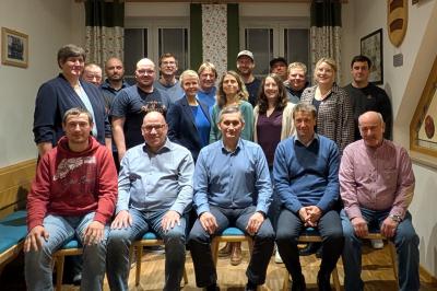 Die Kandidatinnen und Kandidaten der SLO bei ihrer Nominierungsversammlung in  Heuberg am 23. November 2025.