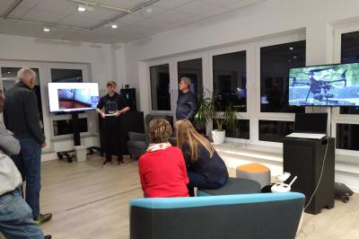 Bildungwerk Harburg besucht das BayernLab