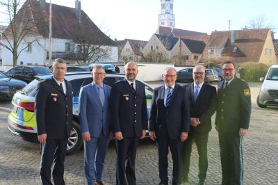 V.l.n.r.: Polizeivizepräsident Michael Riederer, Landrat Stefan Rößle, Polizeihauptkommissar Josef Mayer, Erster Polizeihauptkommissar Peter Grießer, Rains Erster Bürgermeister Karl Rehm, Polizeipräsident Martin Wilhelm