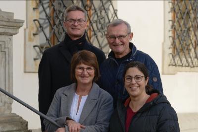 Auf dem Foto sind zu sehen (von links): Günter Simon, 1. Vorsitzender, Petra Wagner, Schriftführerin, Helmuth Wiedenmann, Schatzmeister, Funda Wittich-Sörgel, 2. Vorsitzende.