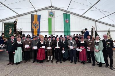 Schützen aus dem Schützengau Donau-Ries, denen an der Sebastianifeier 2026 der Sebastianiorden in Großgold verliehen wurde. 