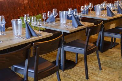 Tische in einer Gaststätte/Restaurant