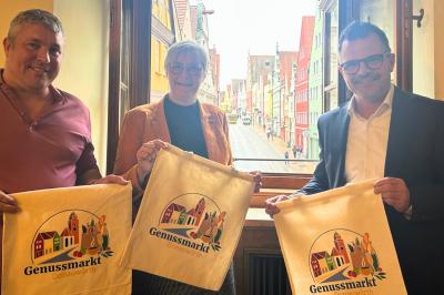 Das Bild zeigt von links: Ingo Jonson, Christiane Kickum und Jürgen Sorré. 