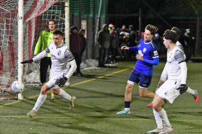 Eric Adam vor dem gegnerischen Tor.