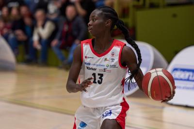 Mariam Hasle-Lagemann war in Saarlouis eine der wenigen positiven Ausnahmen im Nördlinger Spiel.  Die Rieserinnen sind durch die Niederlage in Saarlouis aus dem Playoffrennen ausgeschieden.