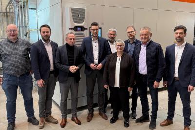 Umweltminister Thorsten Glauber und Landratskandidat im Austausch mit der Geschäftsführung, Herr Thomas Metzger, direkt im Unternehmen. Zu den Herausforderungen in der Wirtschaft und der weiteren Standortentwicklung der Firma in Monheim.