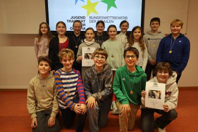 Die Schulmannschaften Schwimmen des Theodor-Heuss-Gymnasiums Nördlingen zeigten tolle Leistungen beim Bezirksfinale.