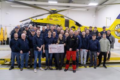 3. Person von links: Kommandant Johannes Engelhardt, Organisatoren Daniel Wiedemann, Johanna Schäble , Pilot Sven Uhmann