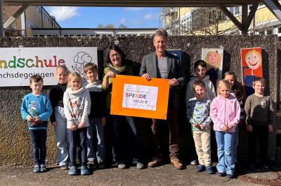 Spendenübergabe "Kinder wollen leben, spielen, lachen!"