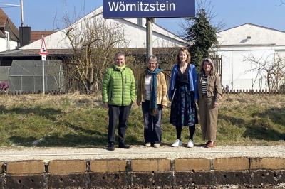 Auf dem Bild zu sehen (von links): Albert Riedelsheimer, Gisela Sengl, Eva Lettenbauer, Andrea Eireiner. 