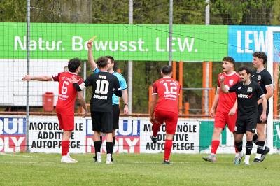 Die Rote Karte für Markus Lohner (Nr. 6)