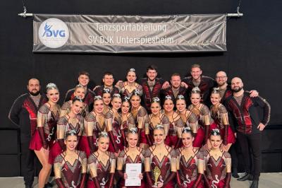 Gruppenbild der Showformation Cats der Blaumeisen Huisheim