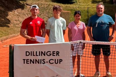 Tobias Liedl, Tonio Stirnweiß, TC Dillingen Conny Gärtner, Organisator, Turnierleiter und Vorstand TC Dillingen Werner Pfeiffer. 