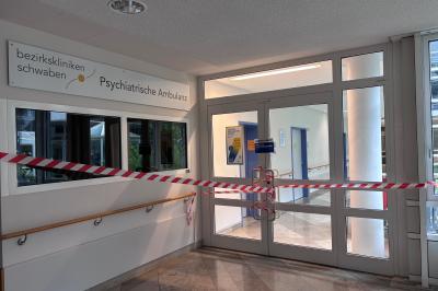 Der Eingang des Bezirkskrankenhauses Donauwörth wurde für zwei Stunden gesperrt.