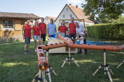 Auf dem Bild v.l.n.r.: Kassierer Michael Hertle, Sabine Flügel, Gerätewart Tobias Ratka, Timm Albert, 1. Vorstand Dominik Schäff, 1. Kommandant Simon Ganzenmüller, Erwin Sailer (auf dem Bild fehlt: Michael König)