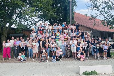 Ein starkes Band: Sommertreff der „EvaVita“-Familien.