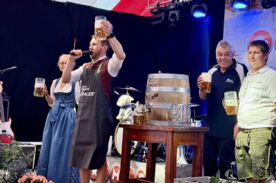Mit dem traditionellen Bieranstich wurde die Jakobi-Kirchweih offiziell eröffnet.