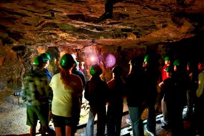 Leonhart-Fuchs-Mittelschule Wemding zu Besuch beim Bergbau Wasseralfingen