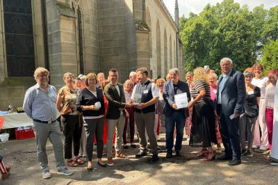 Am vergangenen Sonntag wurde dem Friedhofscafé in Nördlingen der Ehrenamtspreis der Versicherungskammer Stiftung für die Region Schwaben verliehen. 