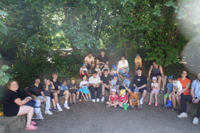 Im Garten der Einrichtung wurden zahlreiche Spiele angeboten, bei denen die Kinder begeistert mitmachten.