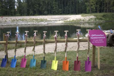 Die Original-Spaten vom Spatenstich der Landesgartenschau 2026 in Donauwörth