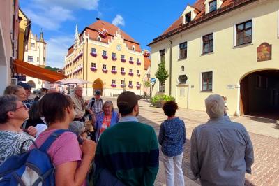 Mit den Führungen der Städtischen Tourist Information gewinnt man einen neuen Blick auf Donauwörth.