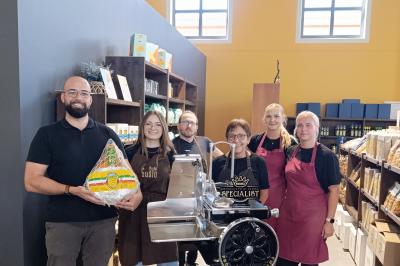 Das Team um Parmaschinken-Spezialist Maximilian Gebhardt.