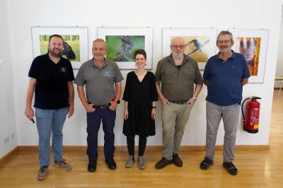 V.l.n.r.: Michael Walter (1. Vorsitzender), Thomas Schneid, Kathrin Häffner (Bibliotheksleiterin), Michael Soller und Herbert Thoma