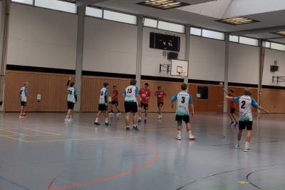 Die HSG-Jugend eröffnete die neue Spielzeit mit spannenden Partien. Hier die mB-Jugend im Spiel gegen den TSV Wertingen.
