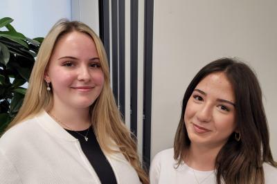 Die neu gewählten Landkreisschülersprecherinnen im Donau-Ries Sophie Bagrov (links) und Süeda Aydogdu (rechts).