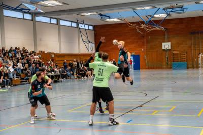 Die Herren der HSG Nordschwaben (am Ball: Tim Dreher) bestreiten am Wochenende einen Doppelspieltag gegen die 3. und 4. Mannschaft vom TSV Göggingen. 