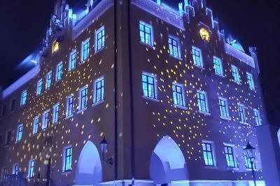 Illuminationen am Donauwörther Rathaus. 