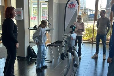 TCW wird besucht von der Wirtschaftsschule 