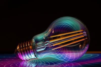 Das Foto Lightpainting ist der Gewinner des Monatswettbewerbs September 