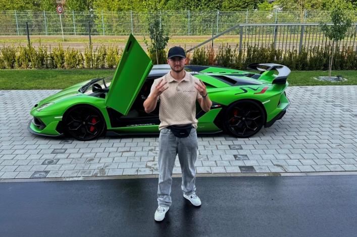 Adrian Süß will als akaya_mc durchstarten.