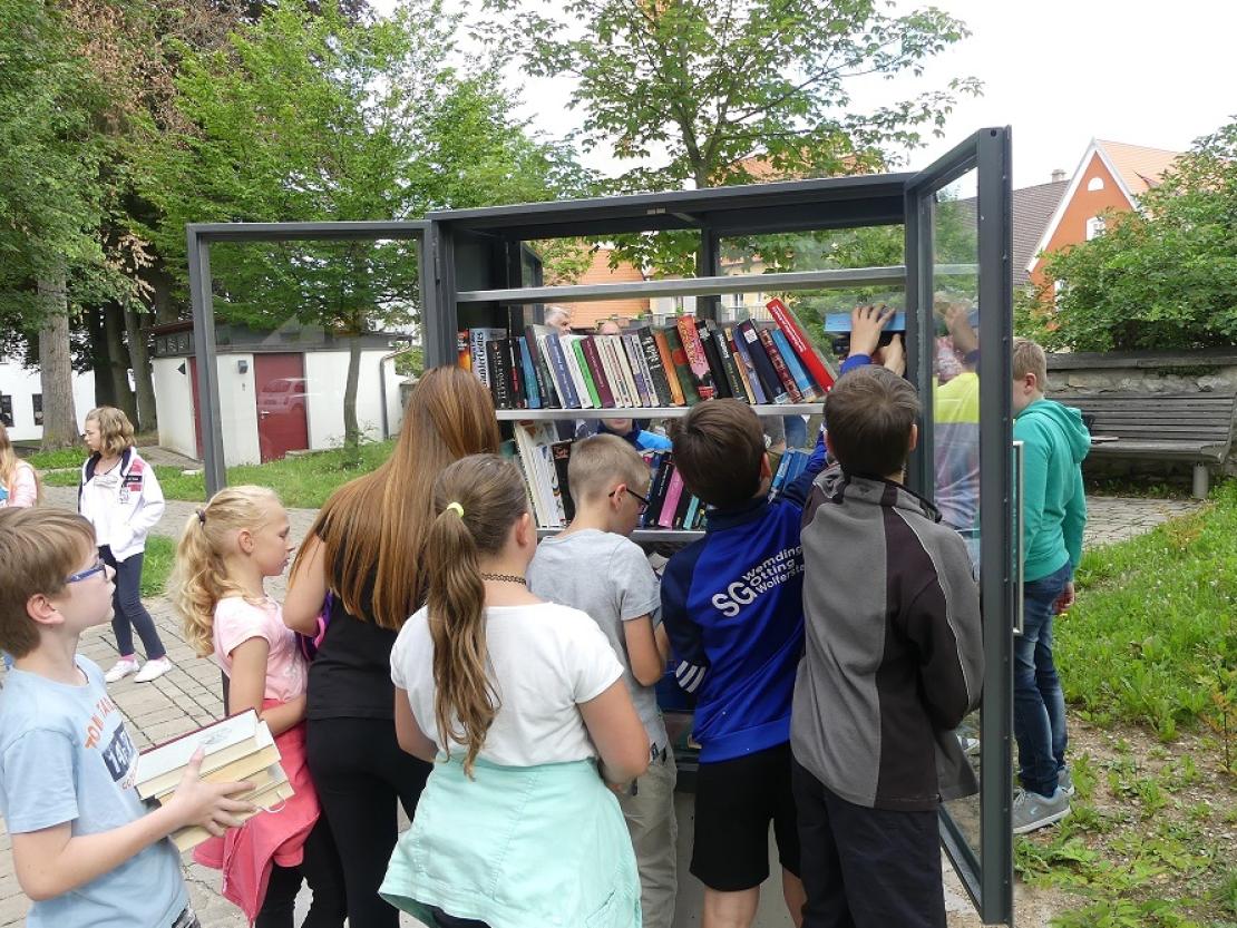 Bücherschrank 14.07.17 (3) (002)