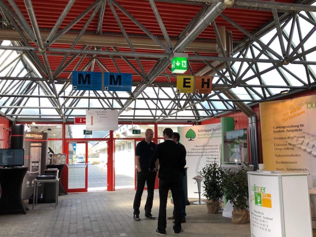 7DC081A9-6E1D-4344-BA2D-4688A311E718