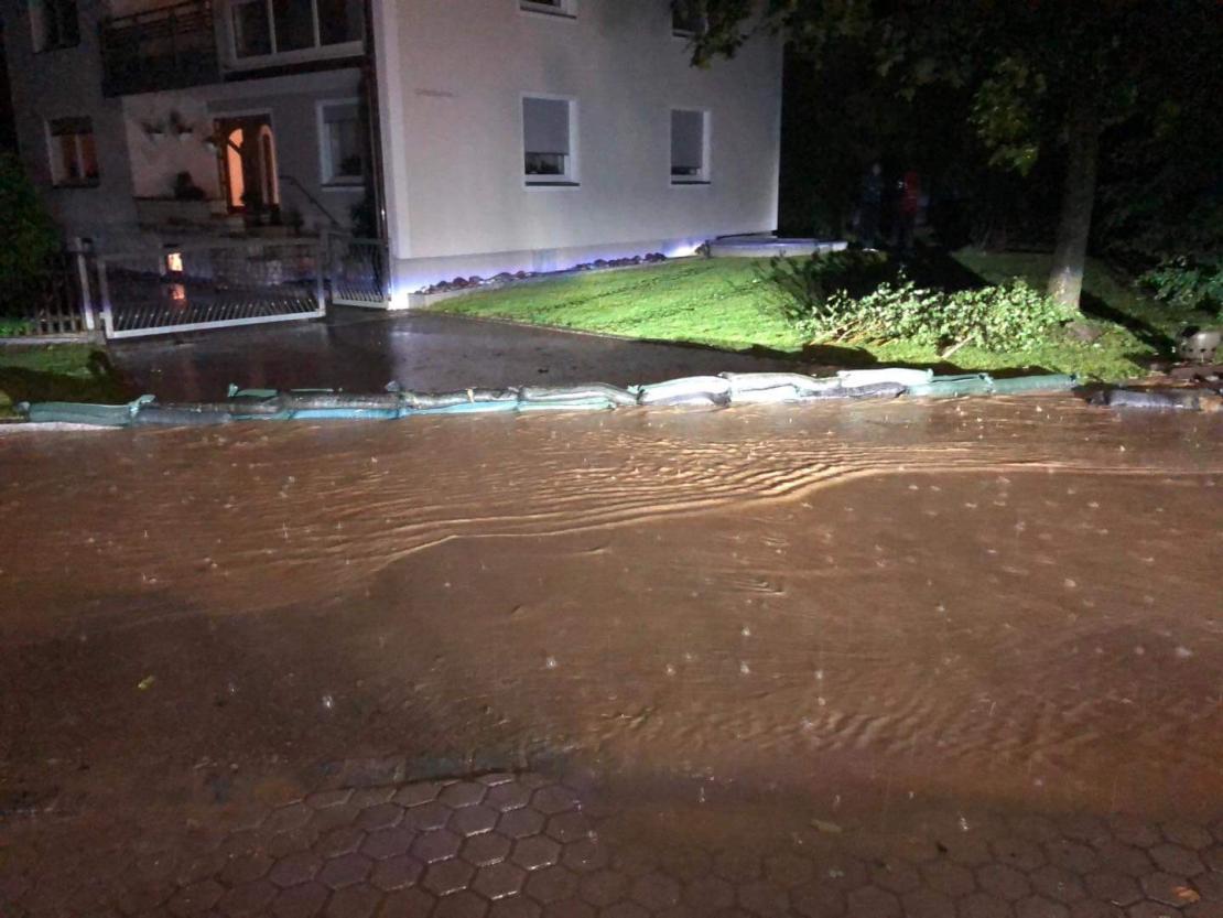 EFF81ADB-C95D-4C99-98EB-F3D8141ED6E6