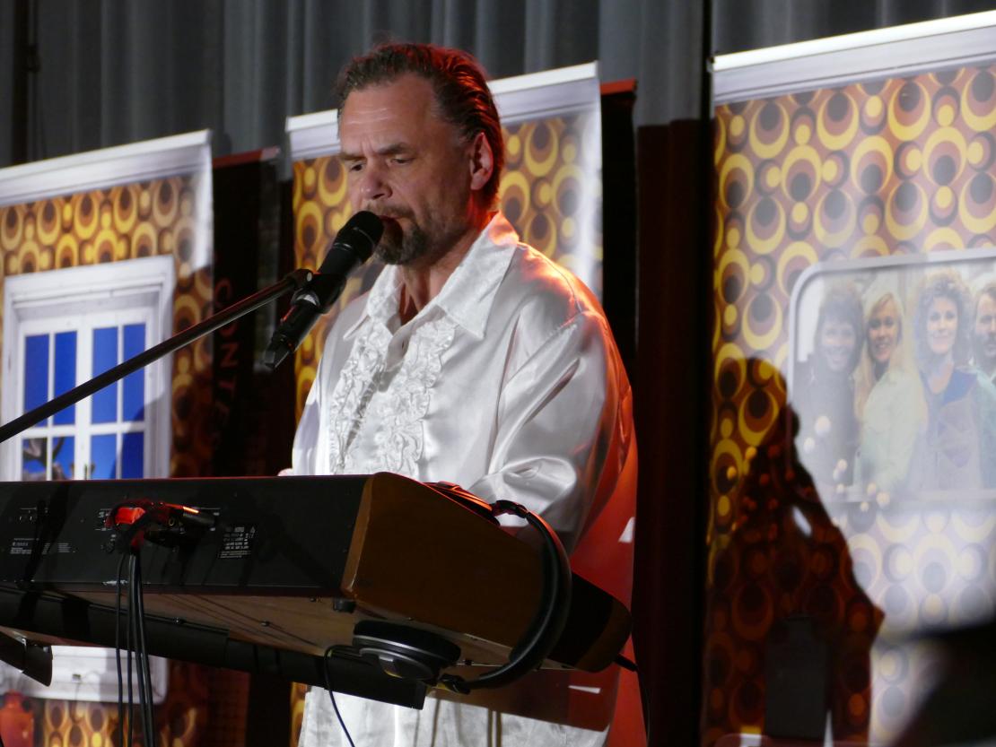 Eine Reise zurück in die 70ger Jahre mit Abba Royal. 