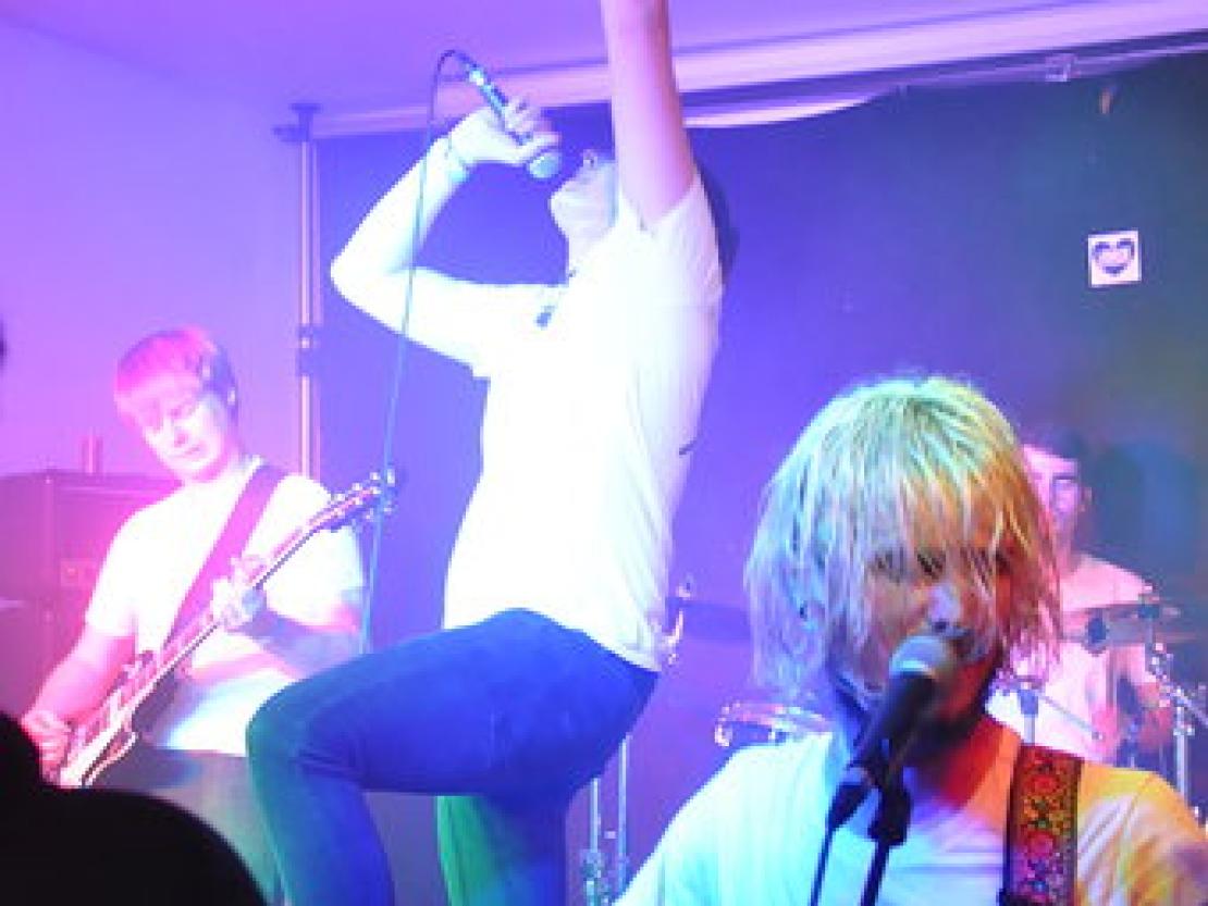 Lärmliebe-Sänger Domenik Oßwald greift nach den Sternen beim 1.Band-und Musikerwettbewerb im Rainer Winkel