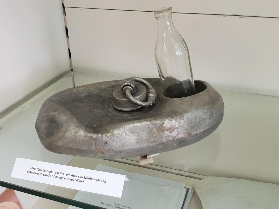 „Taufspritze und Geburtsstuhl - Vom Kinderkriegen in alten Zeiten“