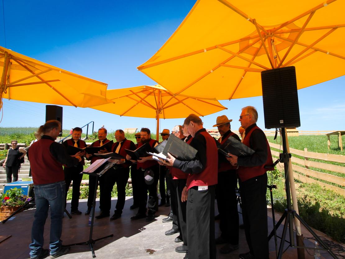 Der Männergesangsverein Rauenzell sorgte an der Klingenweiherbühne zur Mittagszeit für Musik.