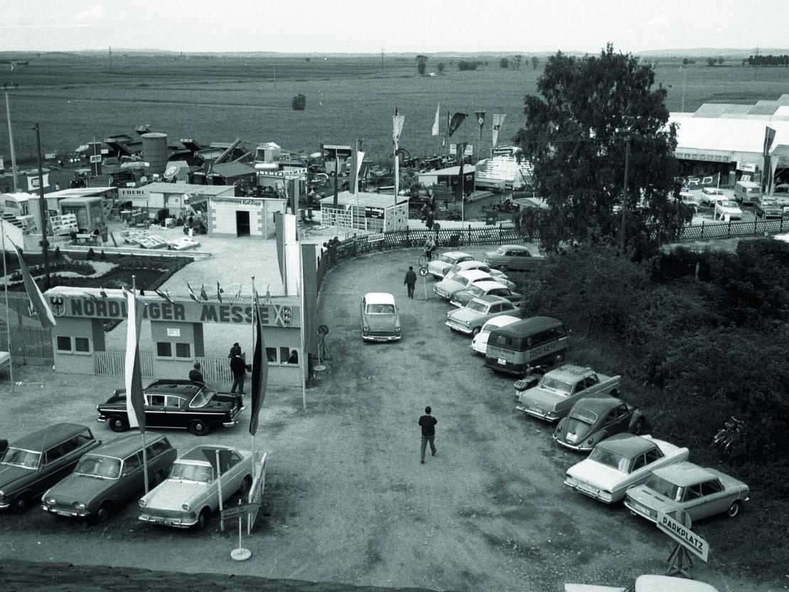 Draufsicht auf den Eingang der Mess 1964